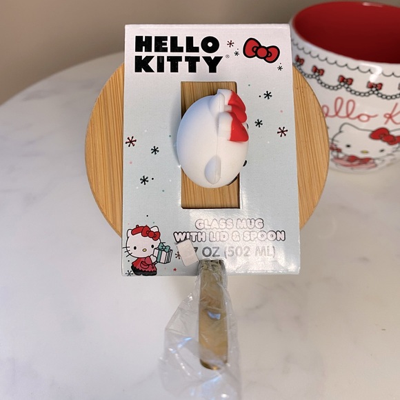 NWT Hello Kitty Glass Christmas Mug w/Gold Spoon - Picture 4 of 6
